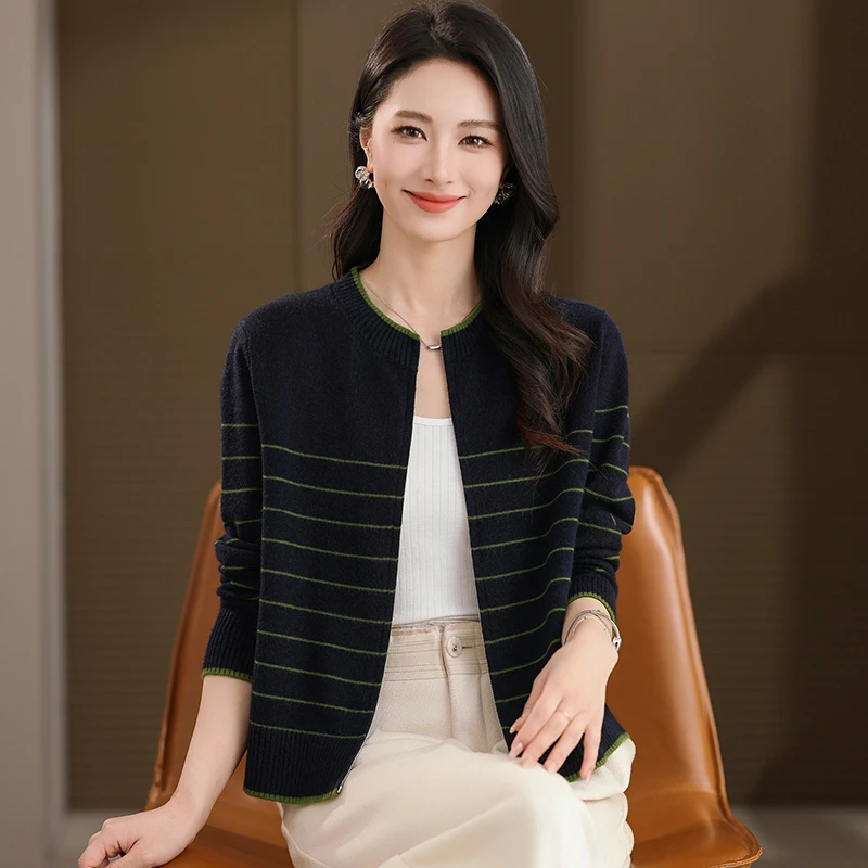 哥弟品牌新款女装毛衣时尚针织衫开衫春秋韩版短款遮肚羊毛外套女