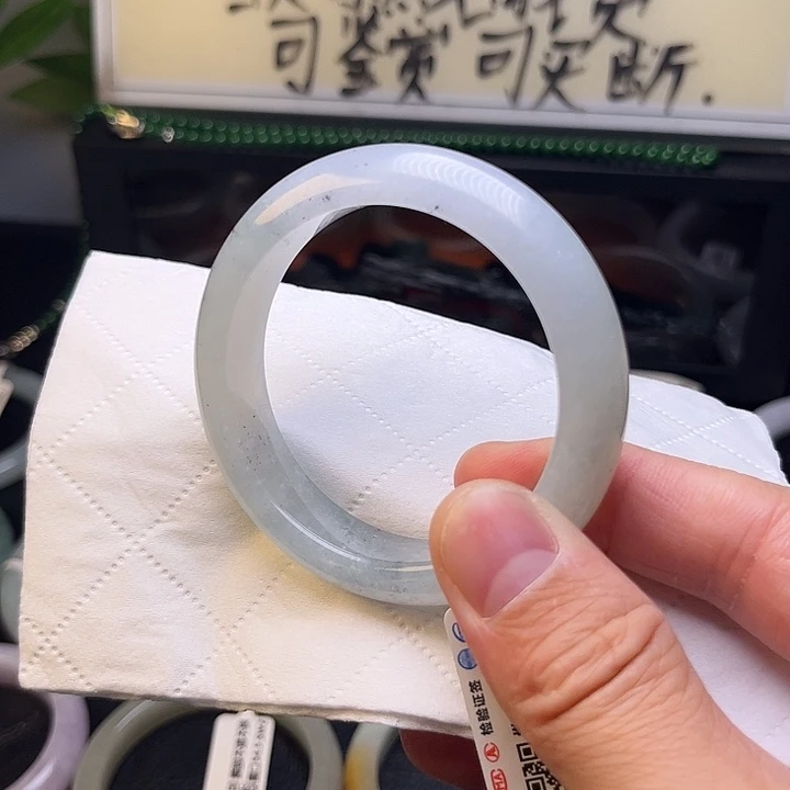 翡翠未镶嵌手镯手镯