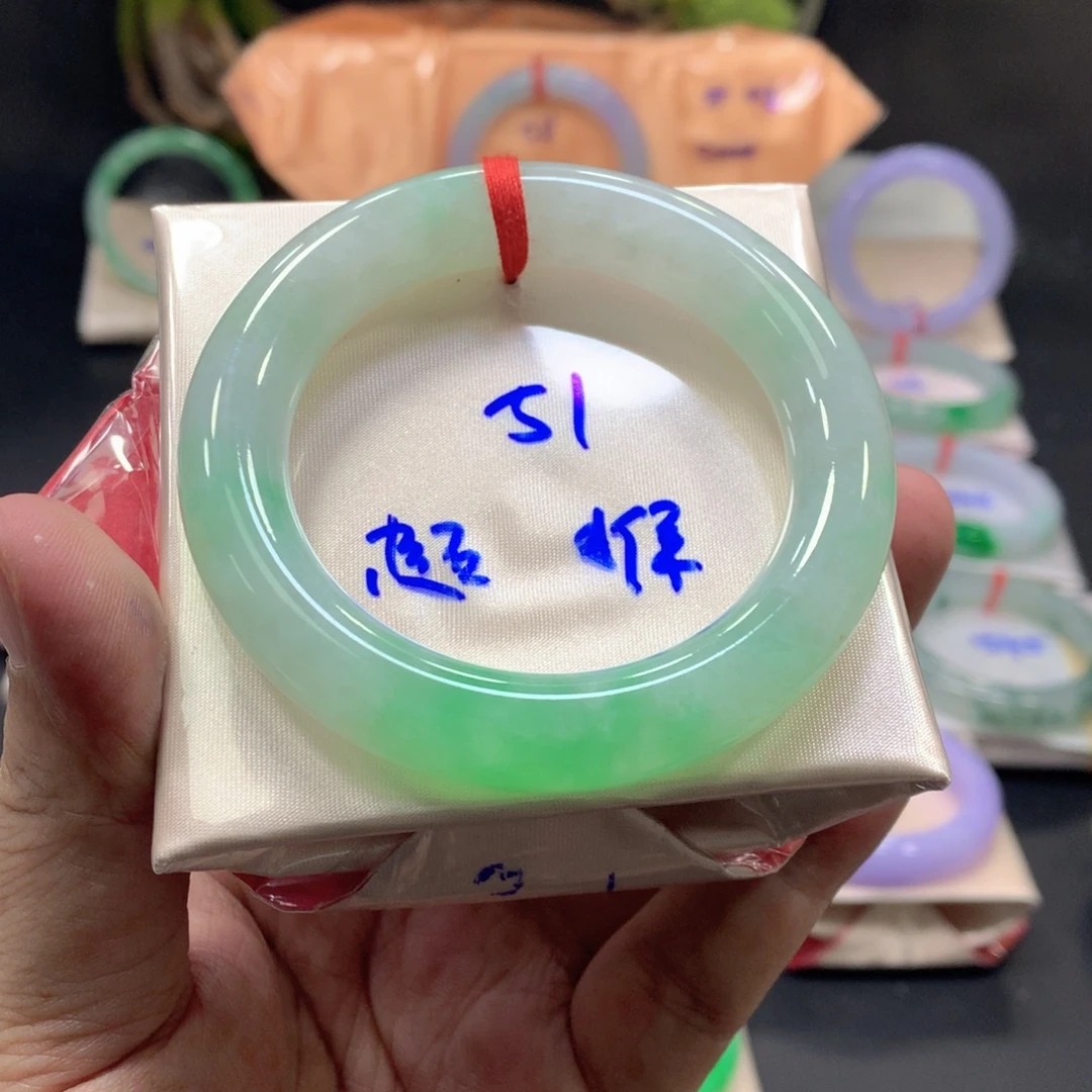 翡翠未镶嵌手镯翡翠