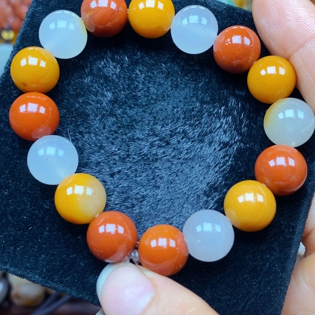 未镶嵌石英质玉（黄龙玉）颈饰