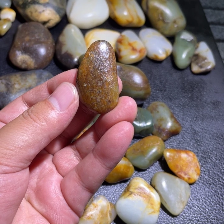 水***城颈饰未镶嵌和田玉