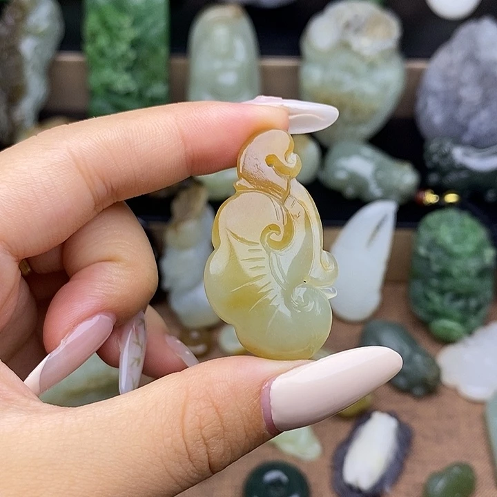 和田玉未镶嵌挂件