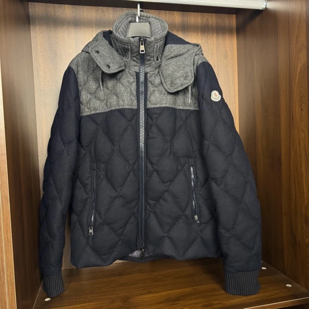 未使用 MONCLER 盟可睐拼接羊毛羽绒服/4码/25731