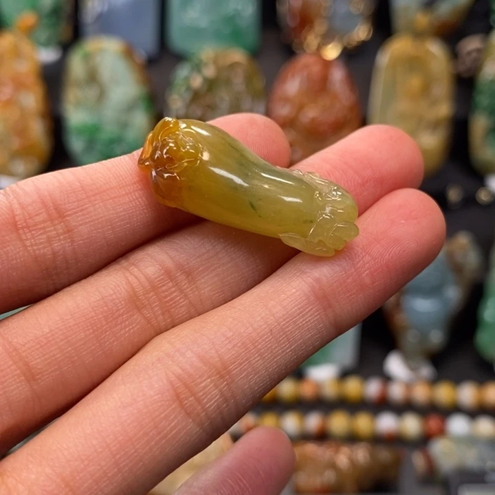 翡翠未镶嵌颈饰缅甸天然翡翠A货