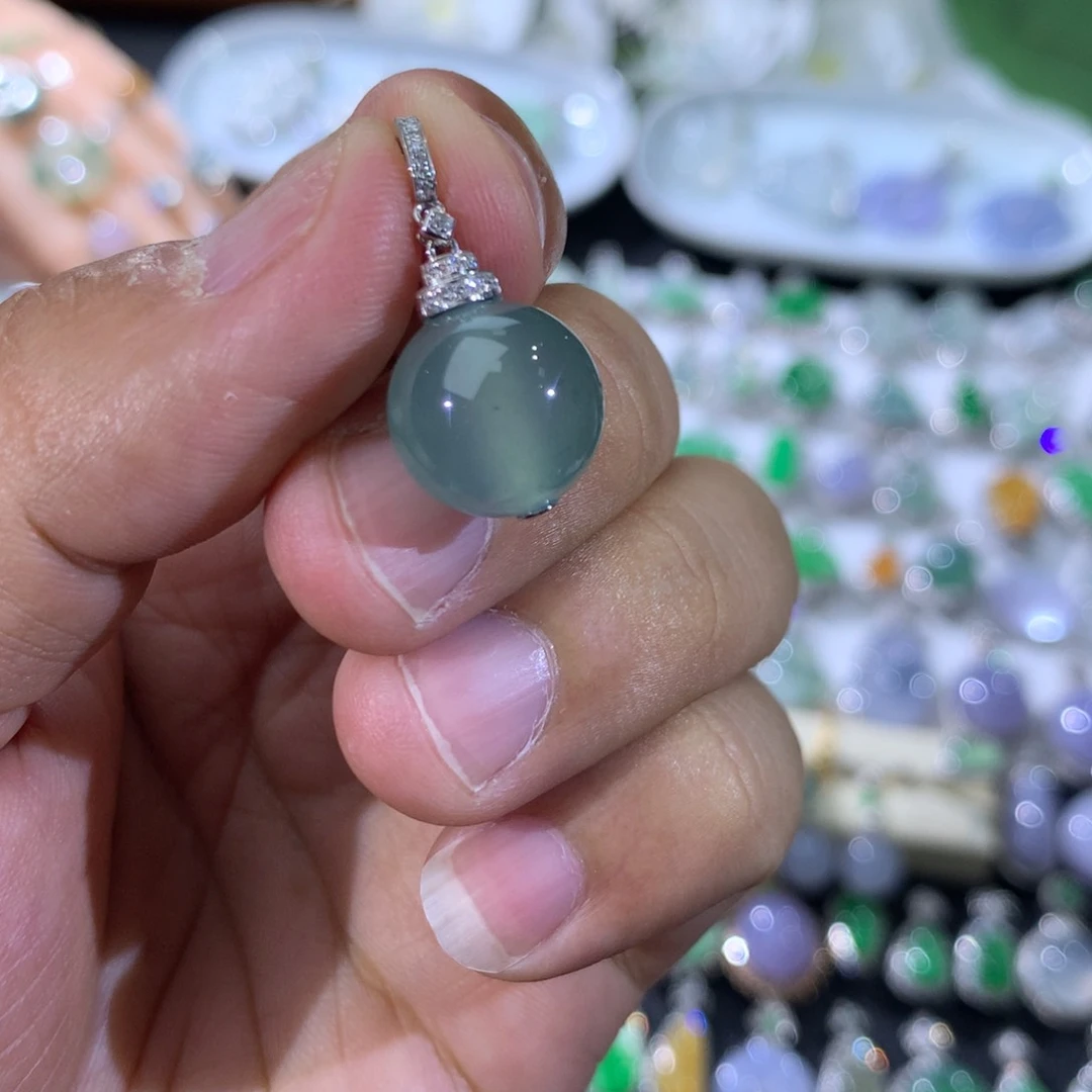 翡翠足金镶嵌吊坠(不含链)镶嵌