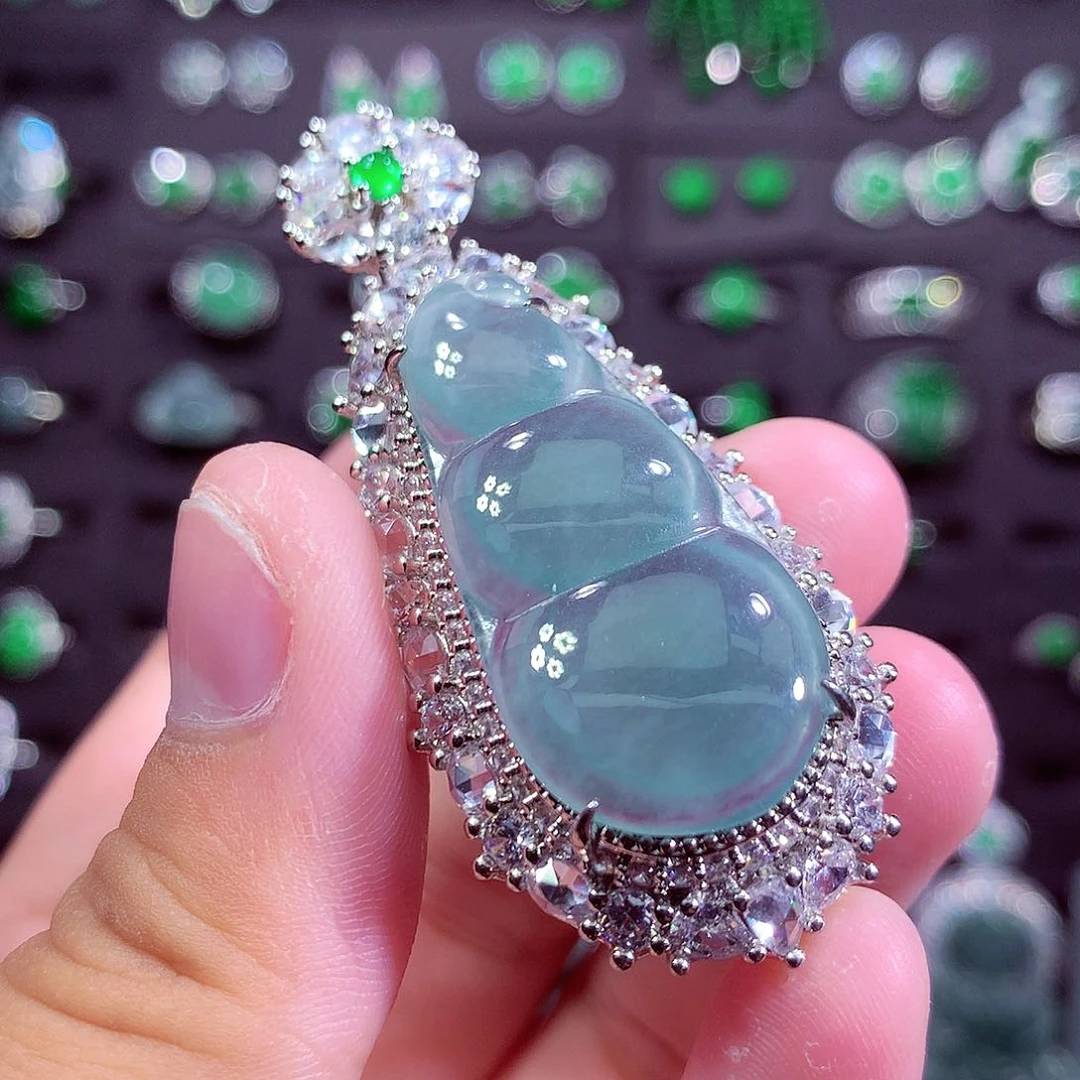 颈饰未镶嵌翡翠挂件