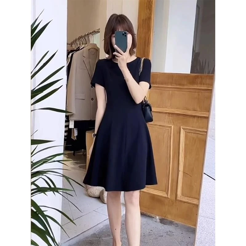 轻奢2025年高档女装时尚新款夏季高级感设计小众显瘦减龄黑色连衣