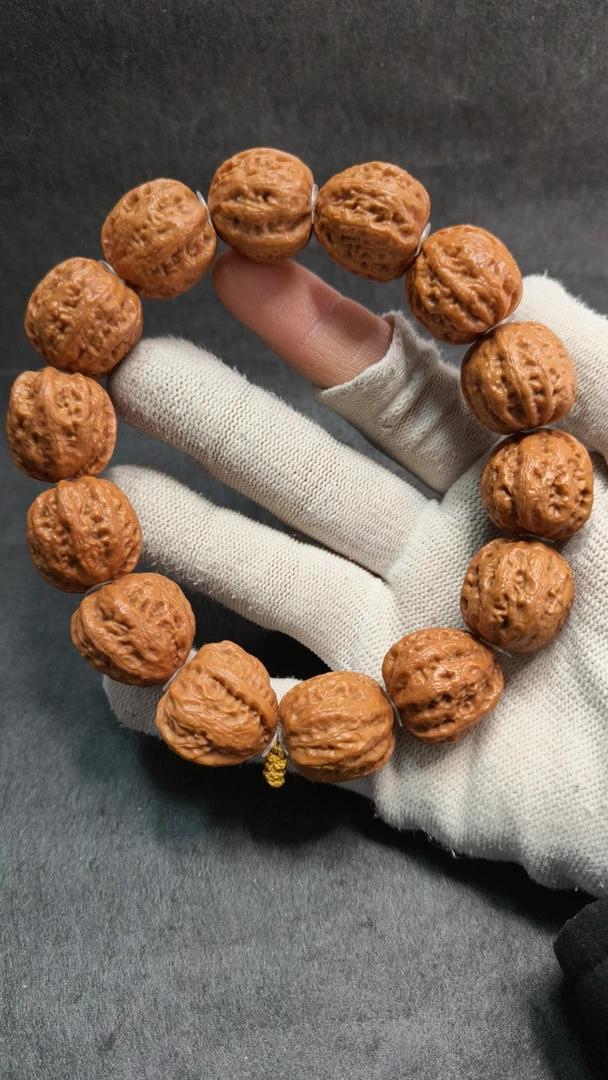门头沟方底糖三角野生文玩核桃手串20mm