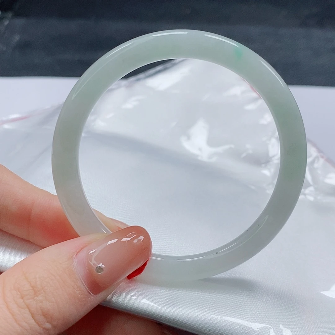 【闪购商品】未镶嵌手镯（圆镯）翡翠477号