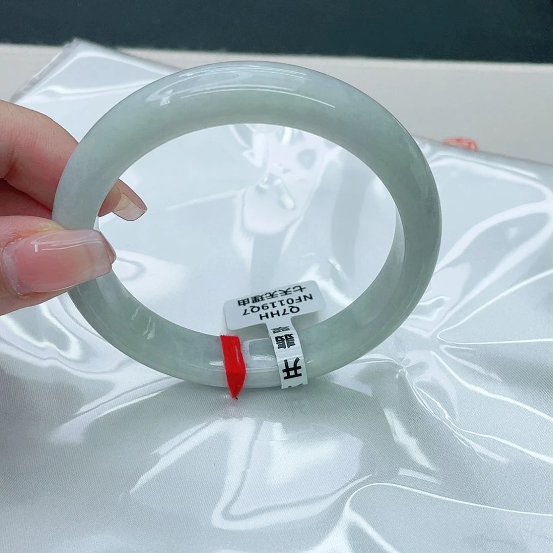 翡翠手镯未镶嵌正62.7