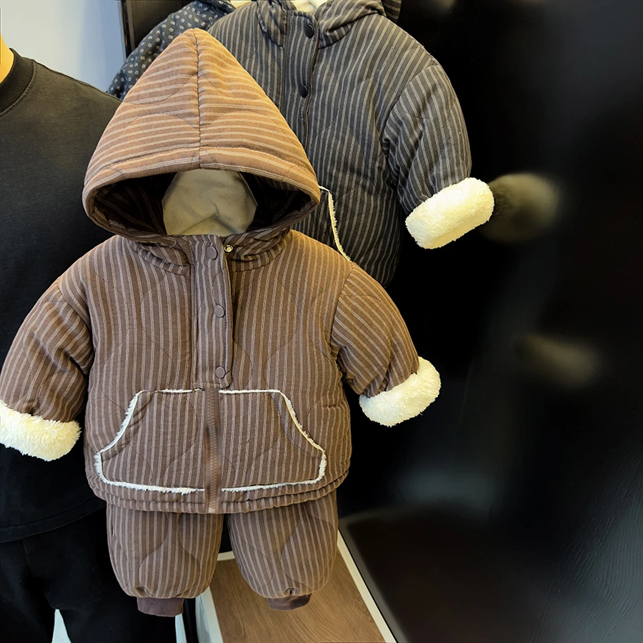 童装25冬装三层夹棉加厚儿童连帽棉衣棉裤两件套宝宝户外保暖套装