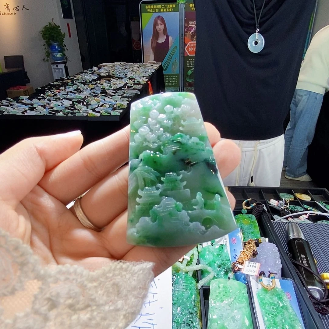 颈饰未镶嵌翡翠翡翠