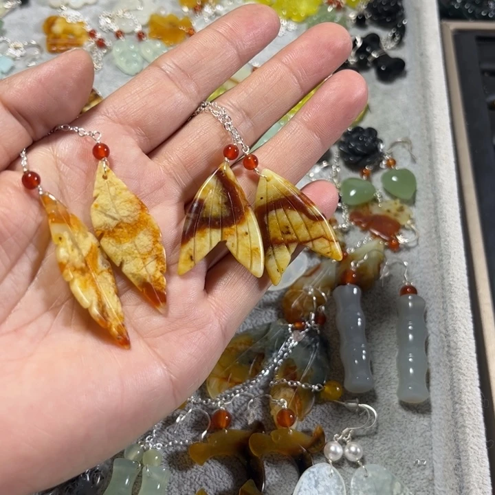 蛇纹石玉耳饰未镶嵌