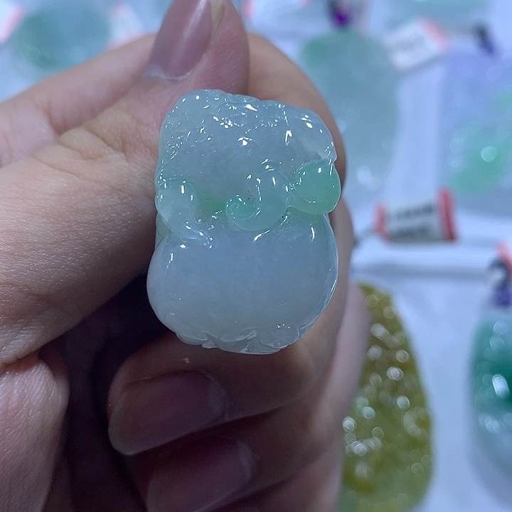 翡翠未镶嵌颈饰天然翡翠A货吊坠