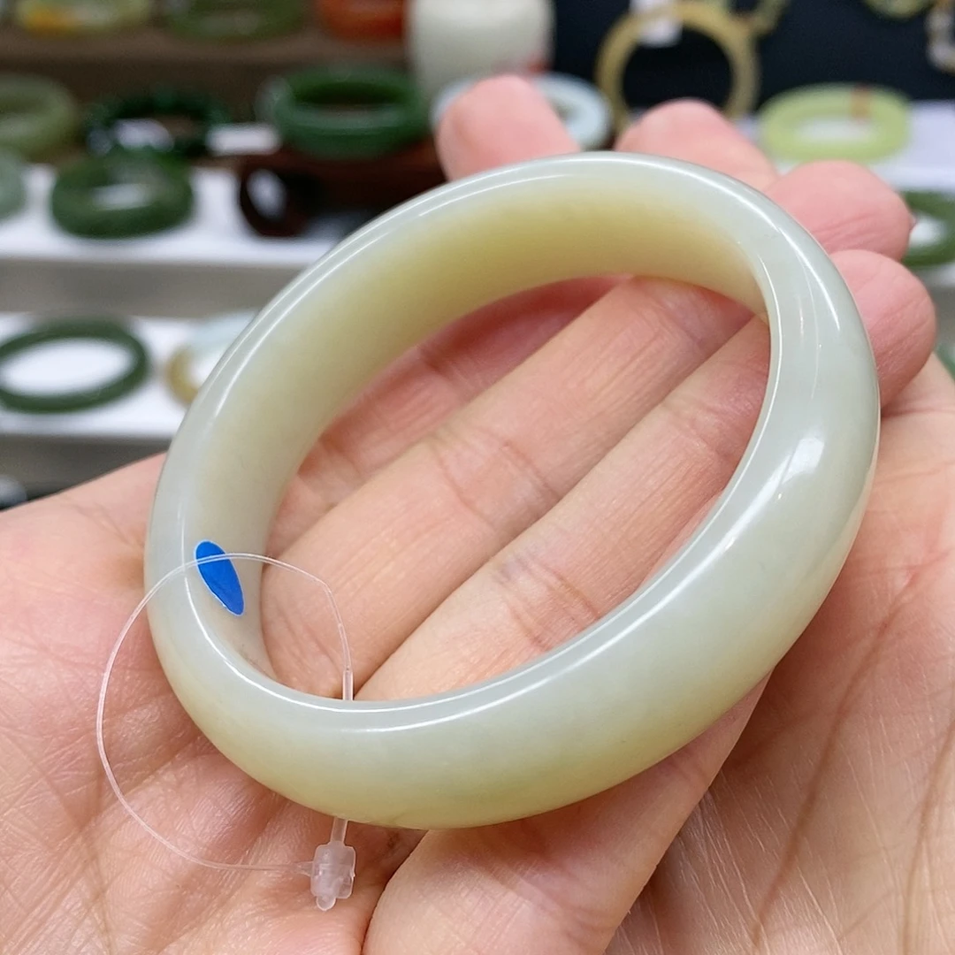 【闪购商品】和田玉手镯未镶嵌