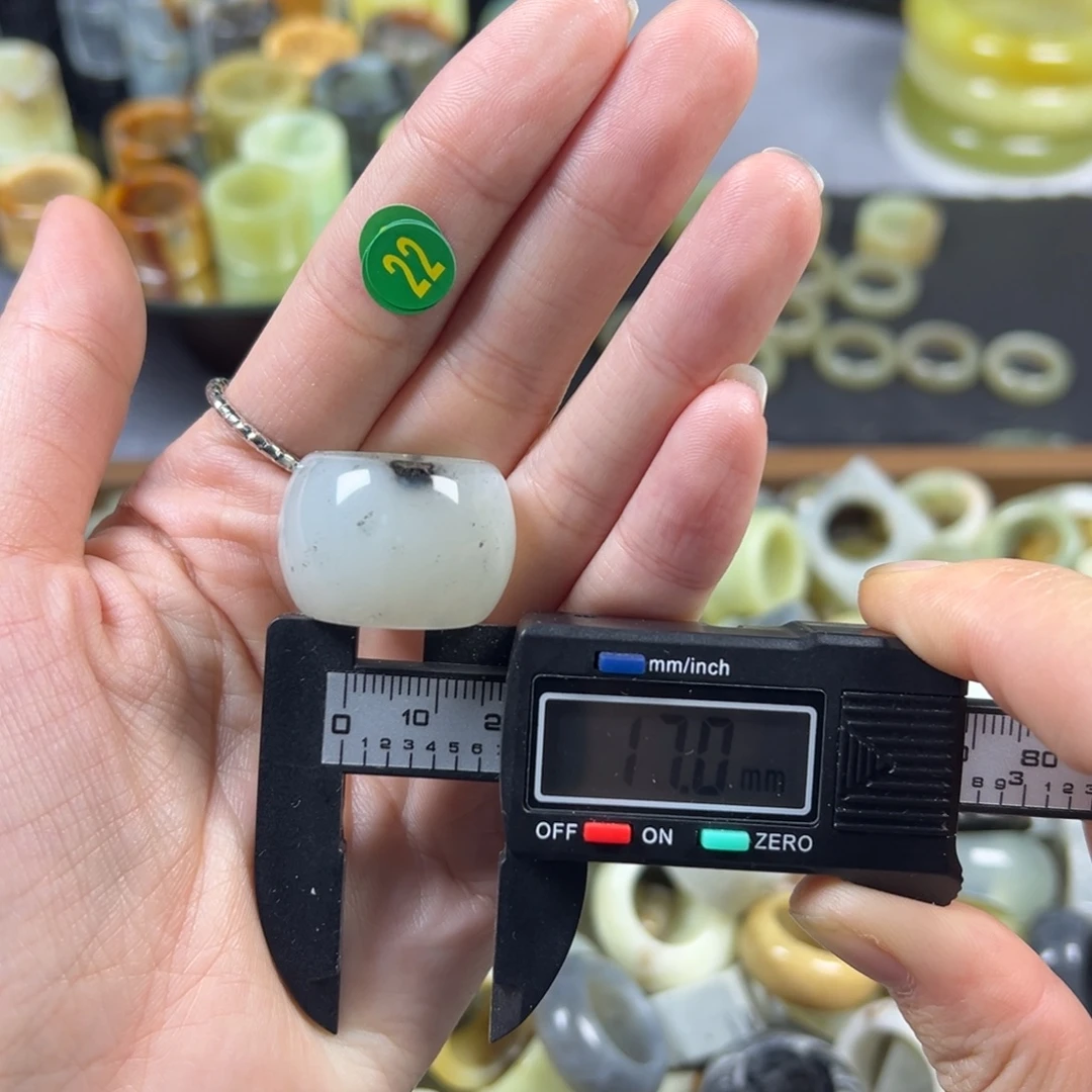 蛇纹石玉未镶嵌戒指