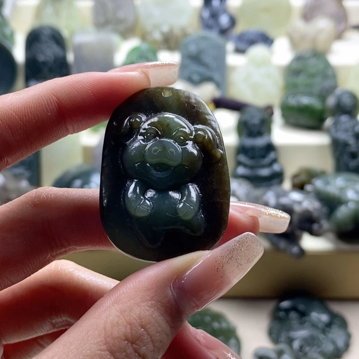 和田玉颈饰未镶嵌