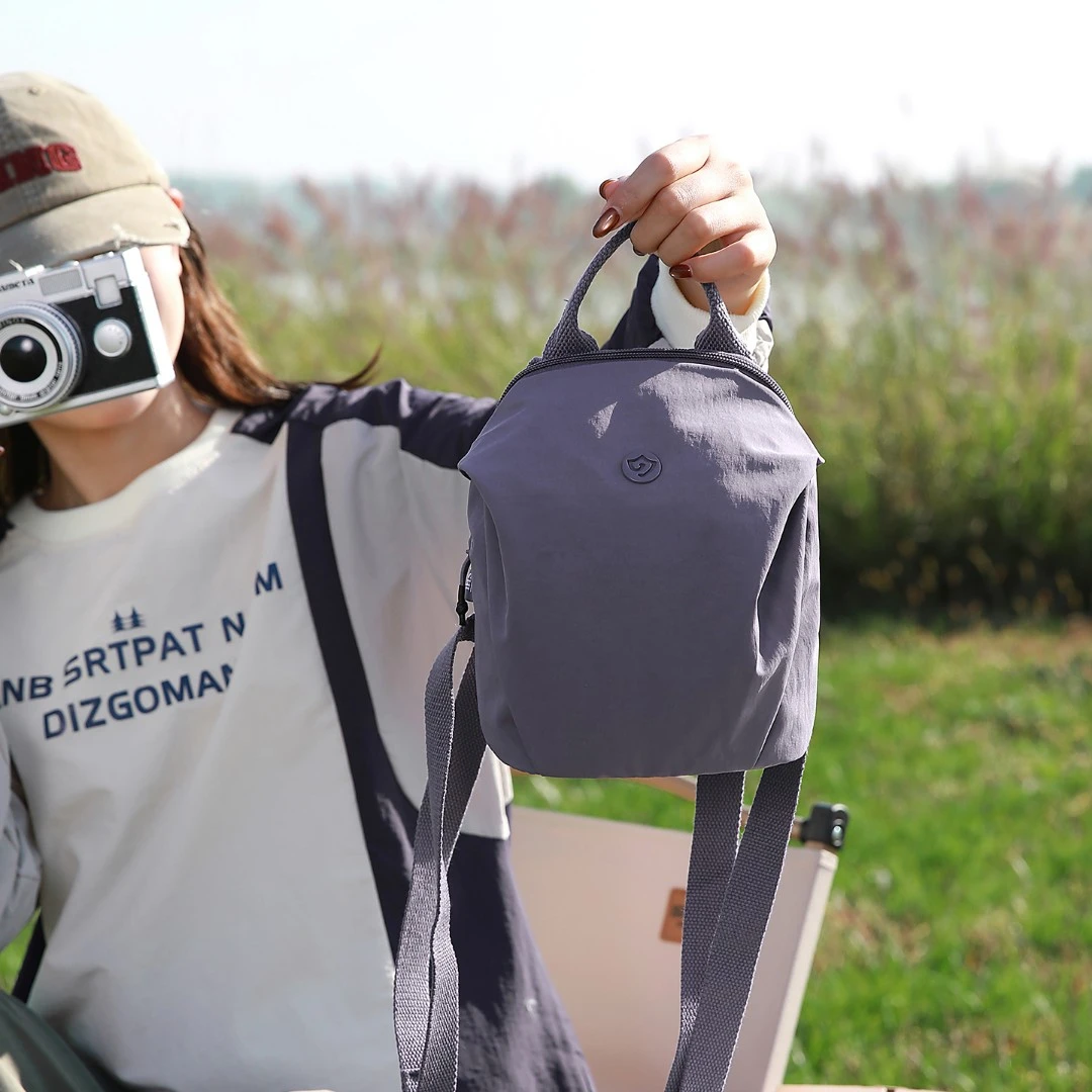 2025新款小型双肩包女简约迷你休闲旅游包户外登山牛津布女小背包