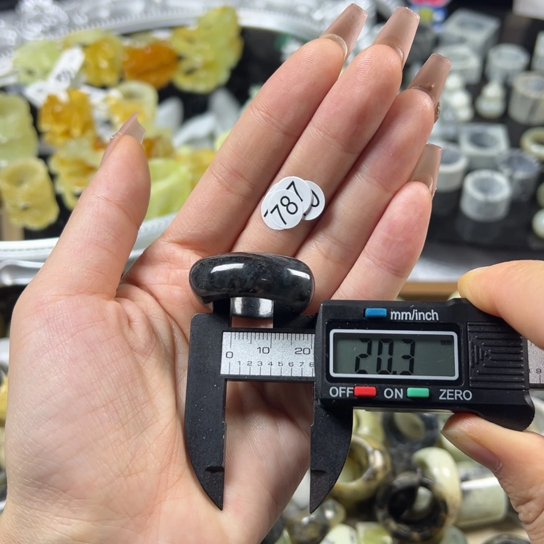 蛇纹石玉未镶嵌戒指