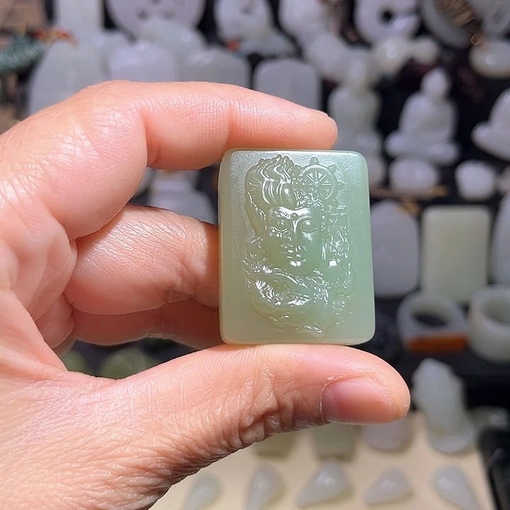 和田玉颈饰未镶嵌道**然