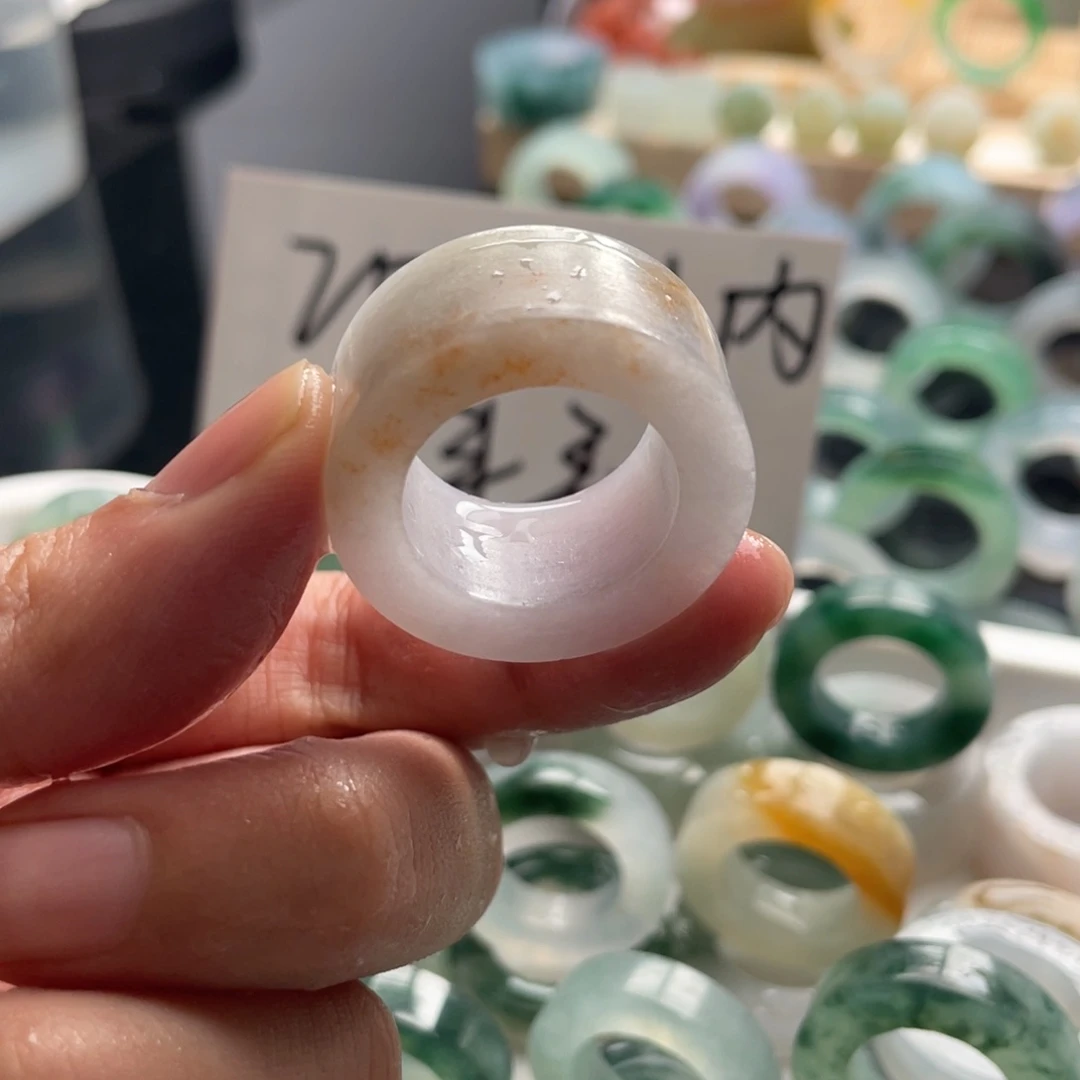 定制翡翠未镶嵌戒指