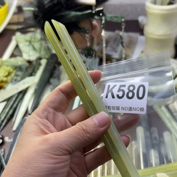 蛇纹石玉发饰合金我****虎