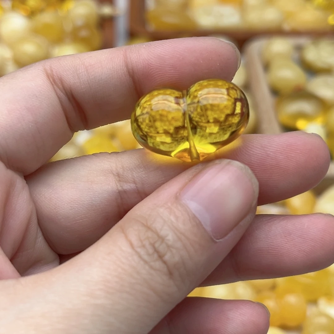 蜜蜡未镶嵌裸石天然