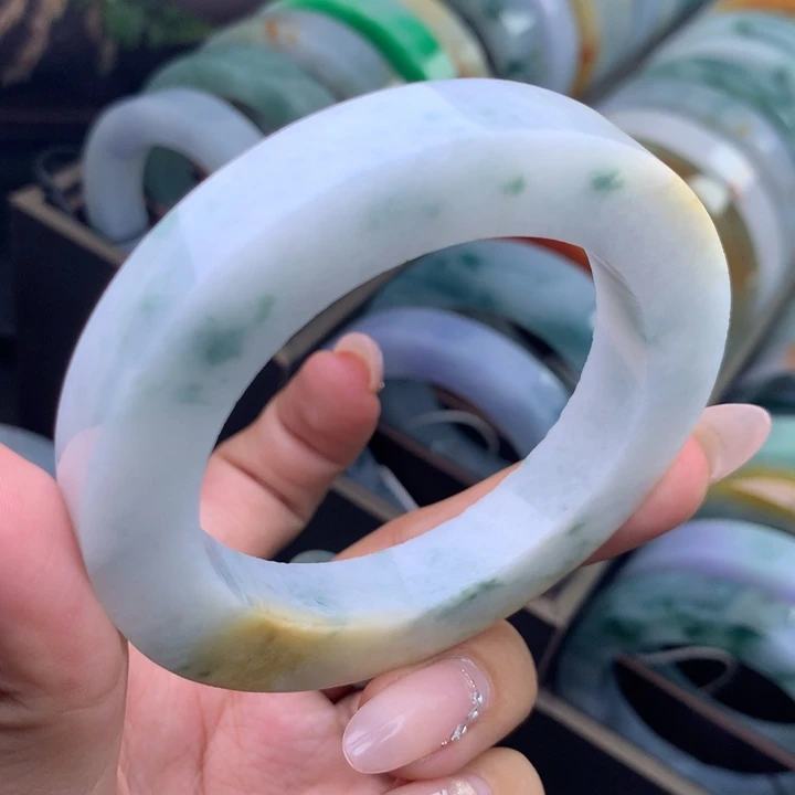 定制翡翠未镶嵌手镯不退不换