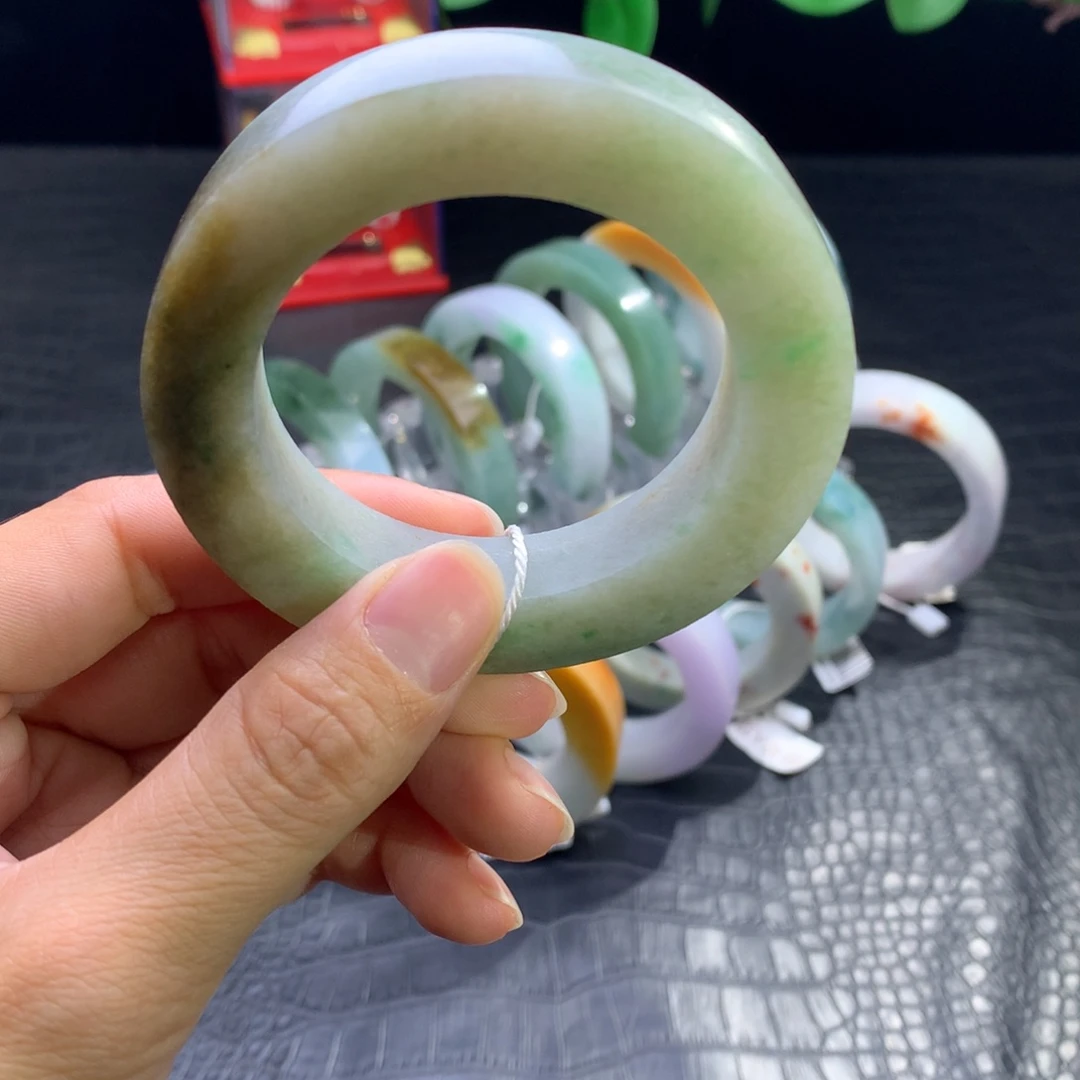 定制翡翠未镶嵌手镯