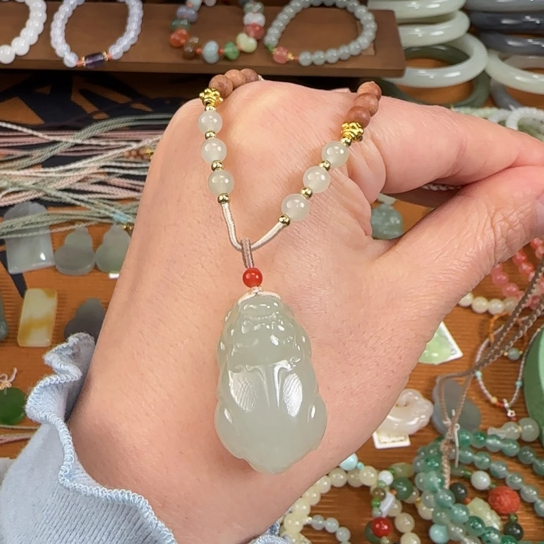 和田玉未镶嵌颈饰