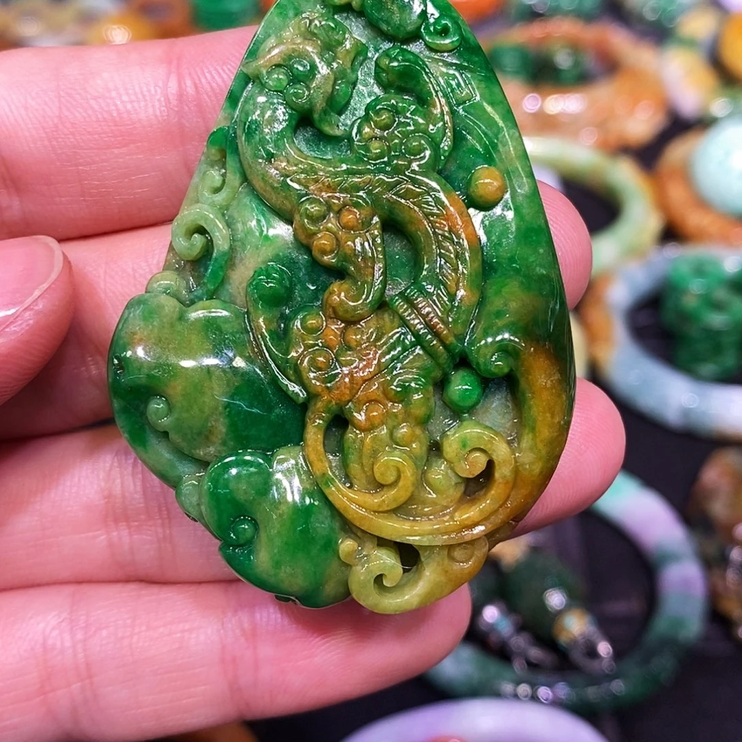 翡翠未镶嵌颈饰翡翠