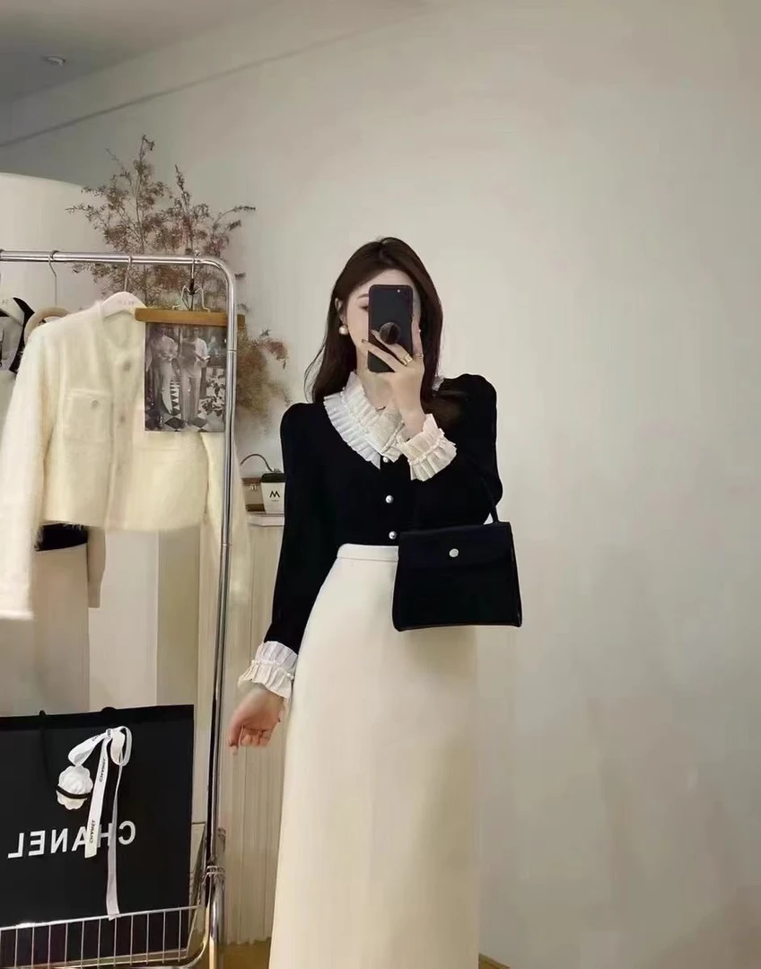 新疆包邮 刺绣木耳边丝绒上衣黑色圆领长袖衬衫女秋冬