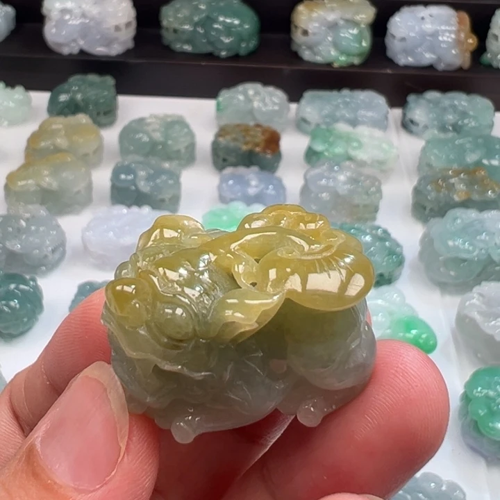 颈饰未镶嵌翡翠貔貅