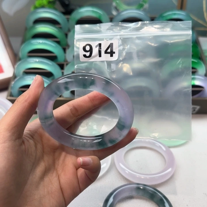 玉呆*呆时尚飘花手镯914