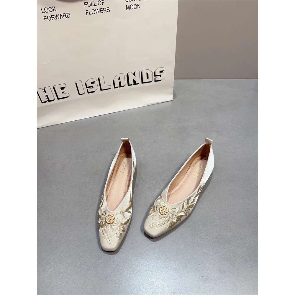 2025春新款新中式国风刺绣单鞋女浅口方头低跟鞋软底绣花鞋汉服鞋