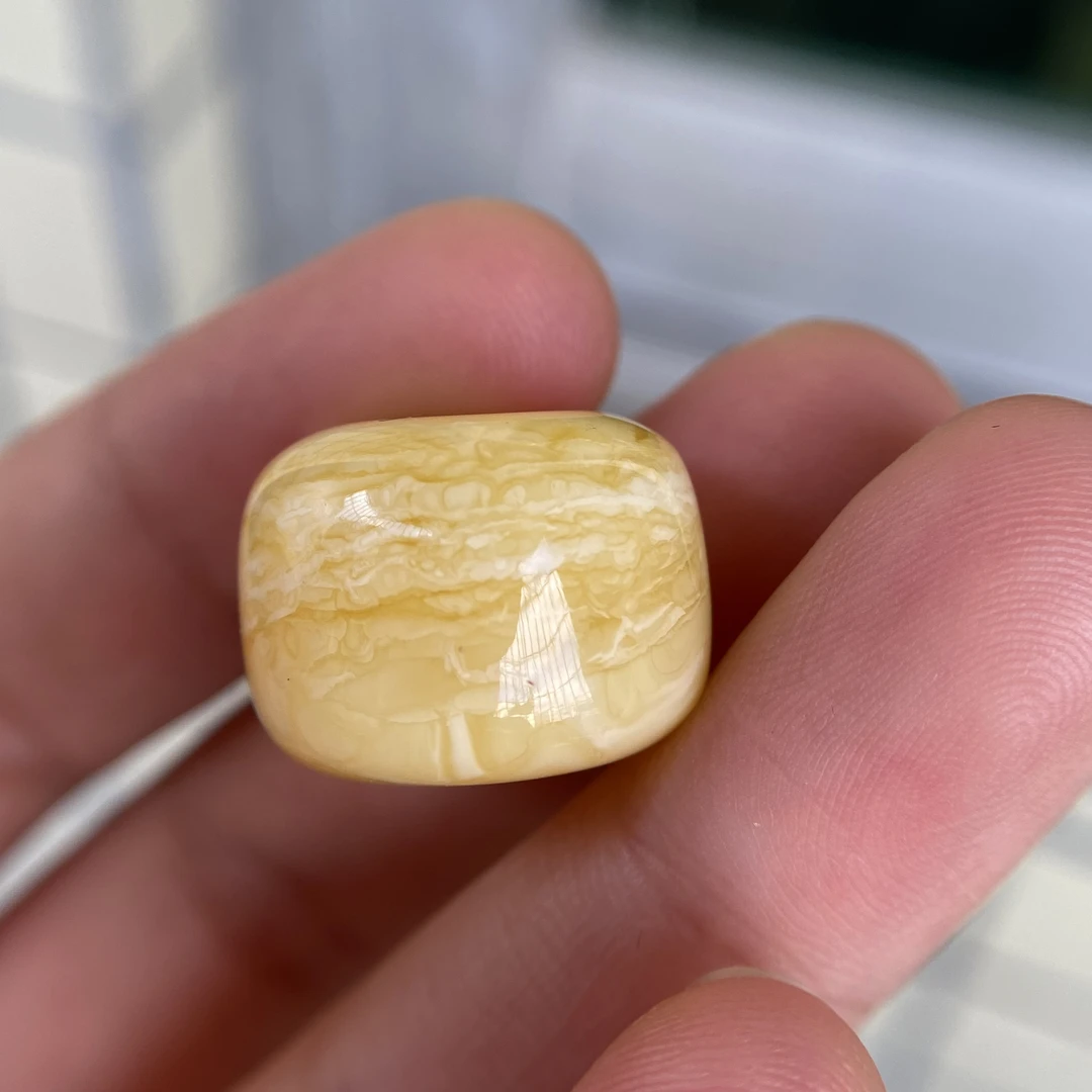 蜜蜡千层虎皮大墩子19.4×14.5mm，花纹超妖，略几点粉层