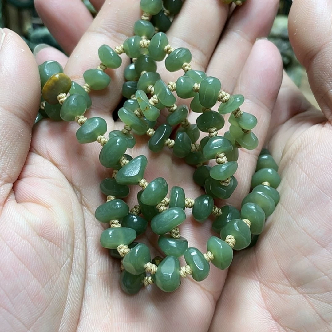 【闪购商品】未镶嵌岫岩河磨玉（透闪石质玉）把件石**1