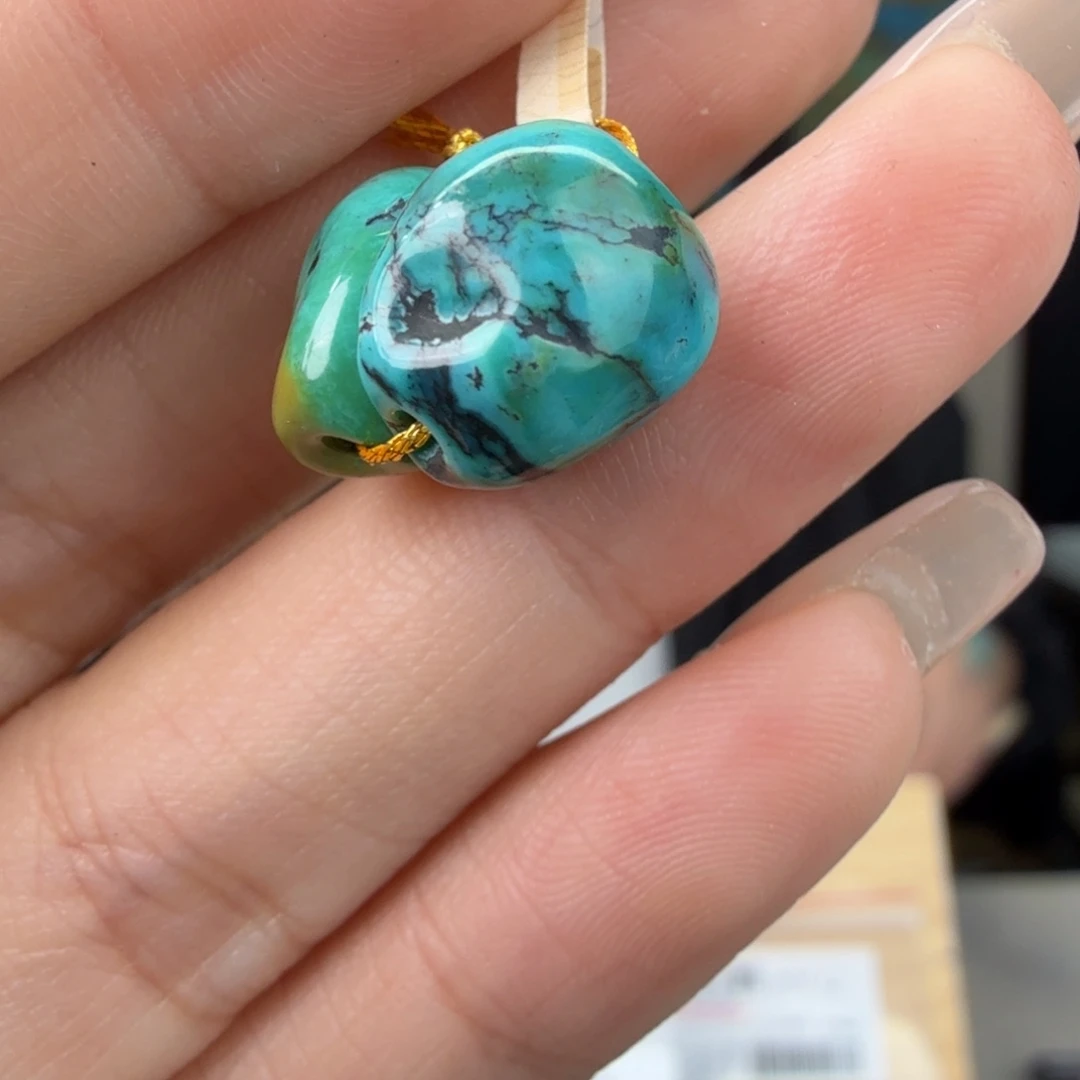 绿松石未镶嵌珠宝奇石