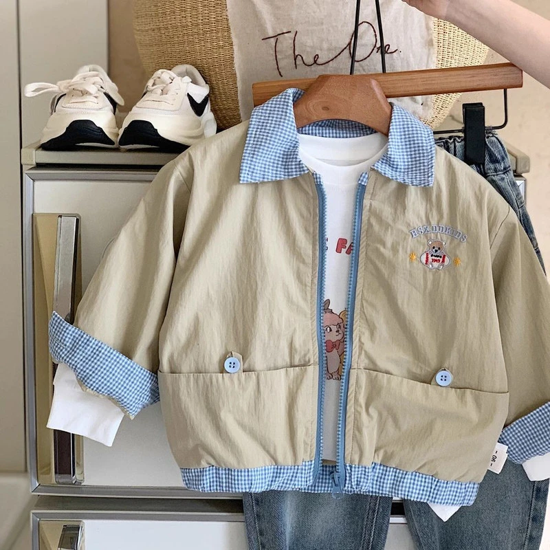 2025春新款儿童卡通小熊假两件外套潮男童春装夹克巴恩风小童上衣