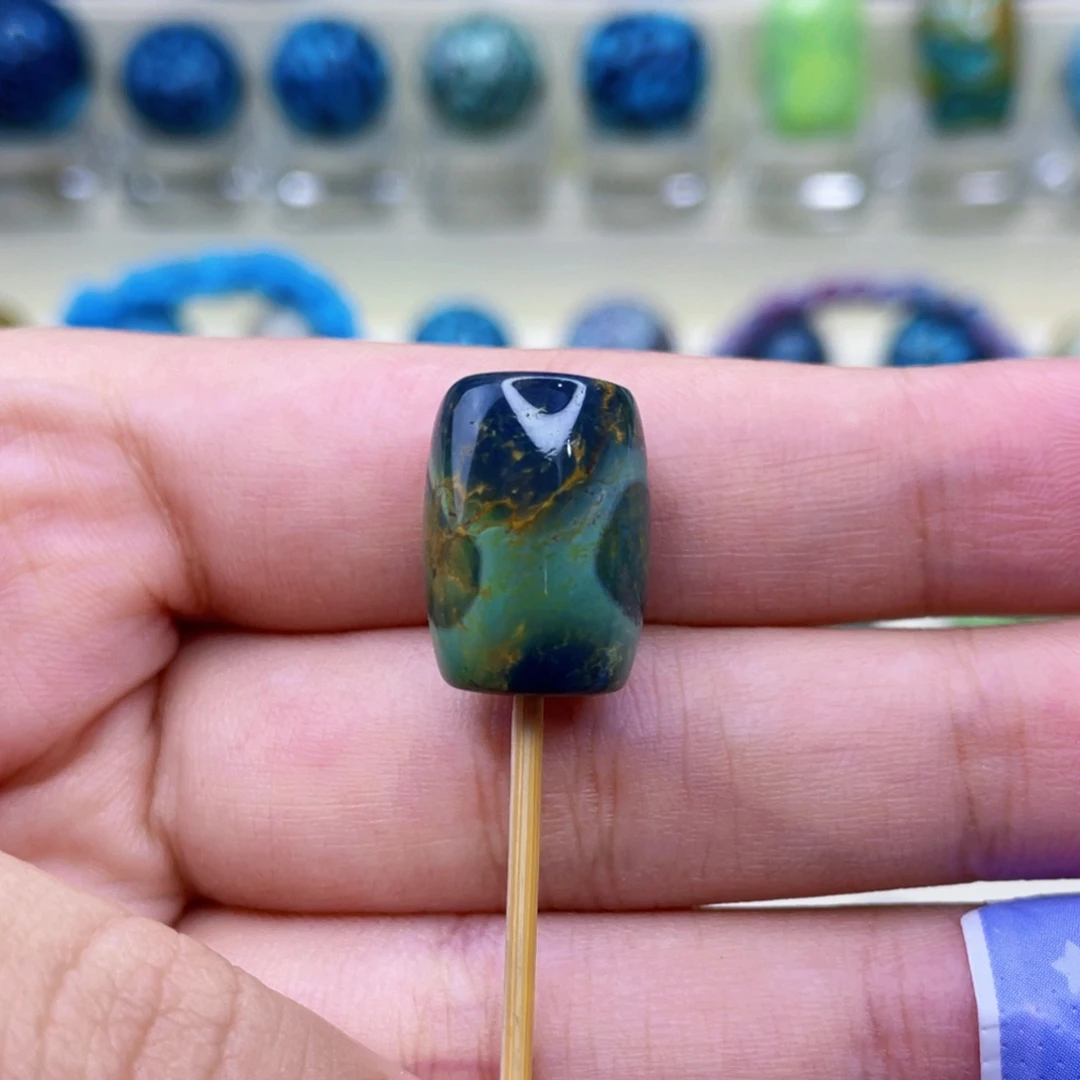 未镶嵌绿松石颈饰