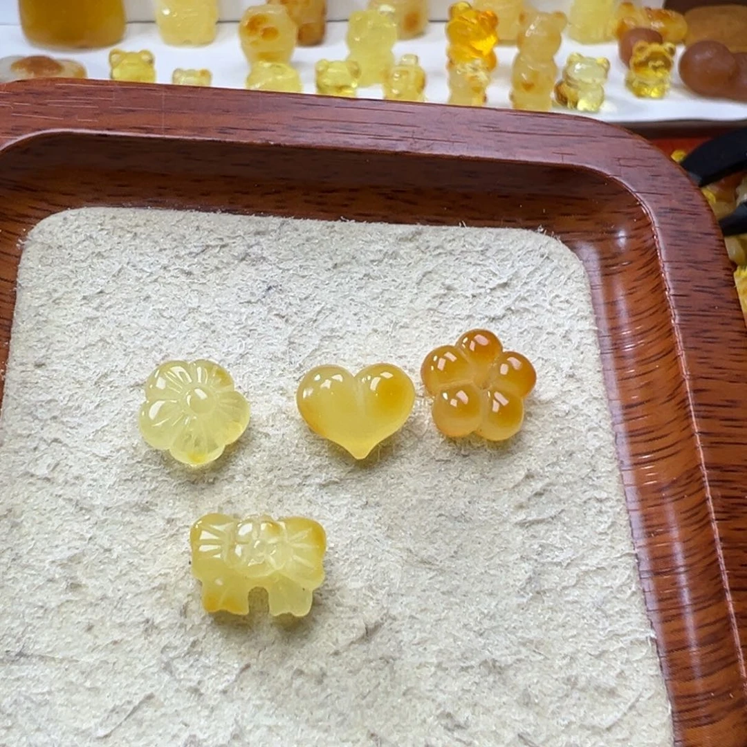 琥珀吊坠(不含链)未镶嵌黑**咪