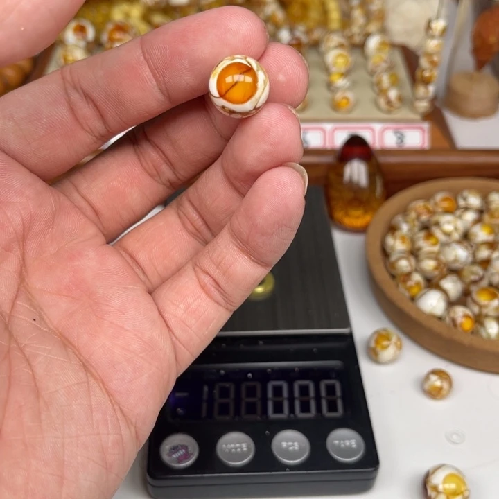 琥珀裸石未镶嵌小*狸38号