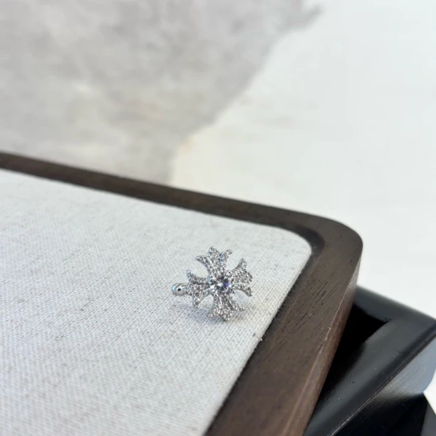 铜合金合成锆石耳饰 满镶zz十字耳夹EJ1061（一个）