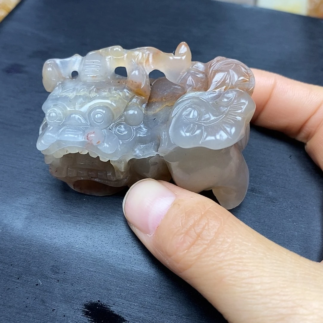 石英质玉（黄龙玉）颈饰未镶嵌