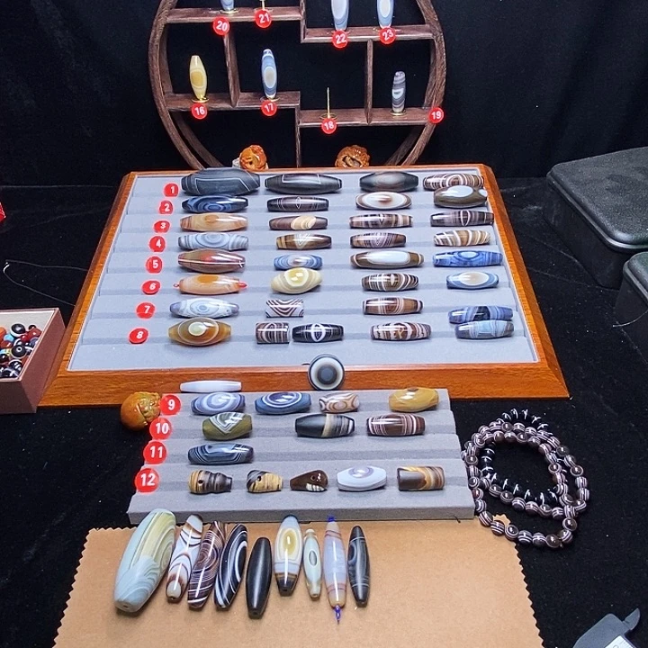 布***衣玛瑙/玉髓未镶嵌颈饰