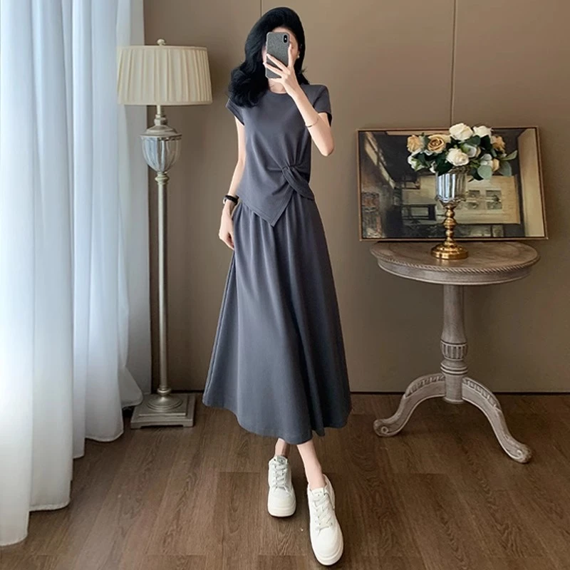 灰色短袖褶皱T恤套装裙女2025夏季新款时尚洋气设计感休闲两件套