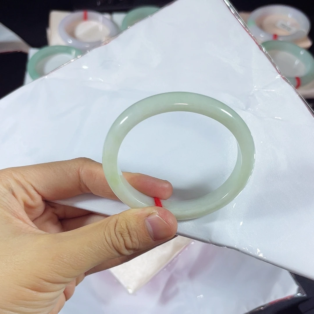 未镶嵌手镯翡翠天然翡翠手镯