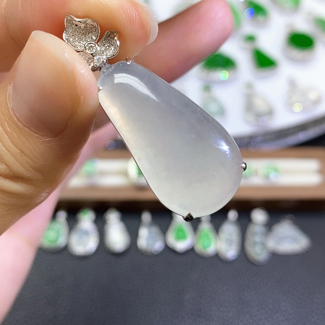 翡翠18K金镶嵌吊坠(不含链)