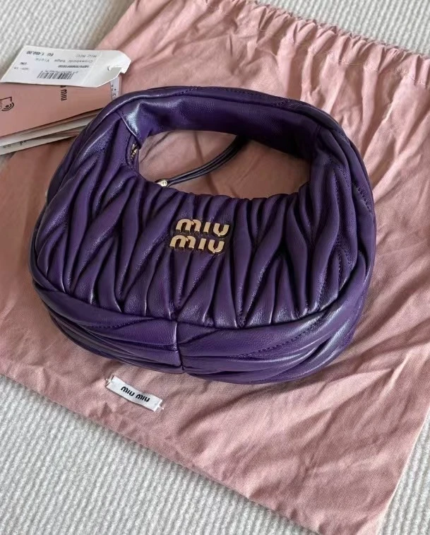 95新 MIU MIU/缪缪 紫色 褶皱hobo mini包  17cm 12405481