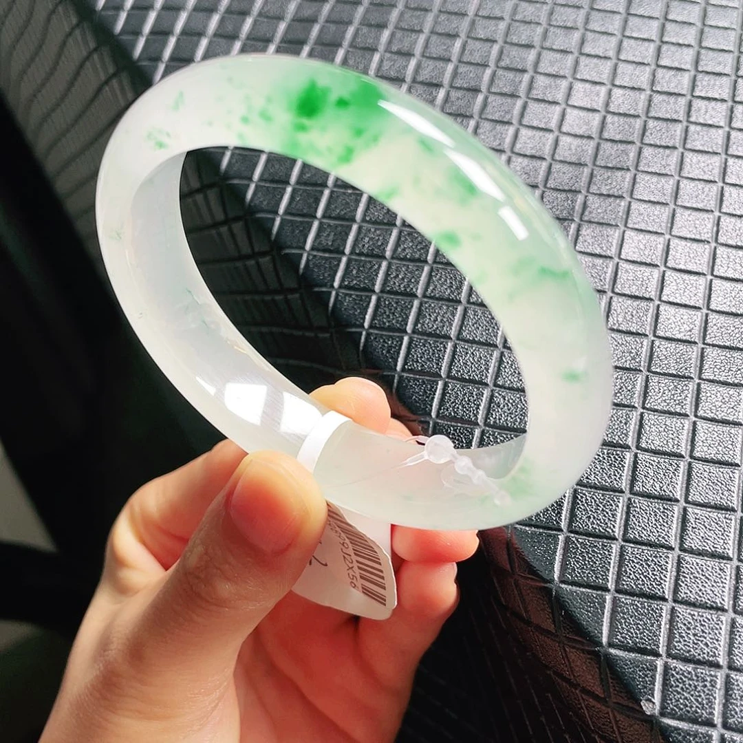 丹***未镶嵌手镯石英质玉